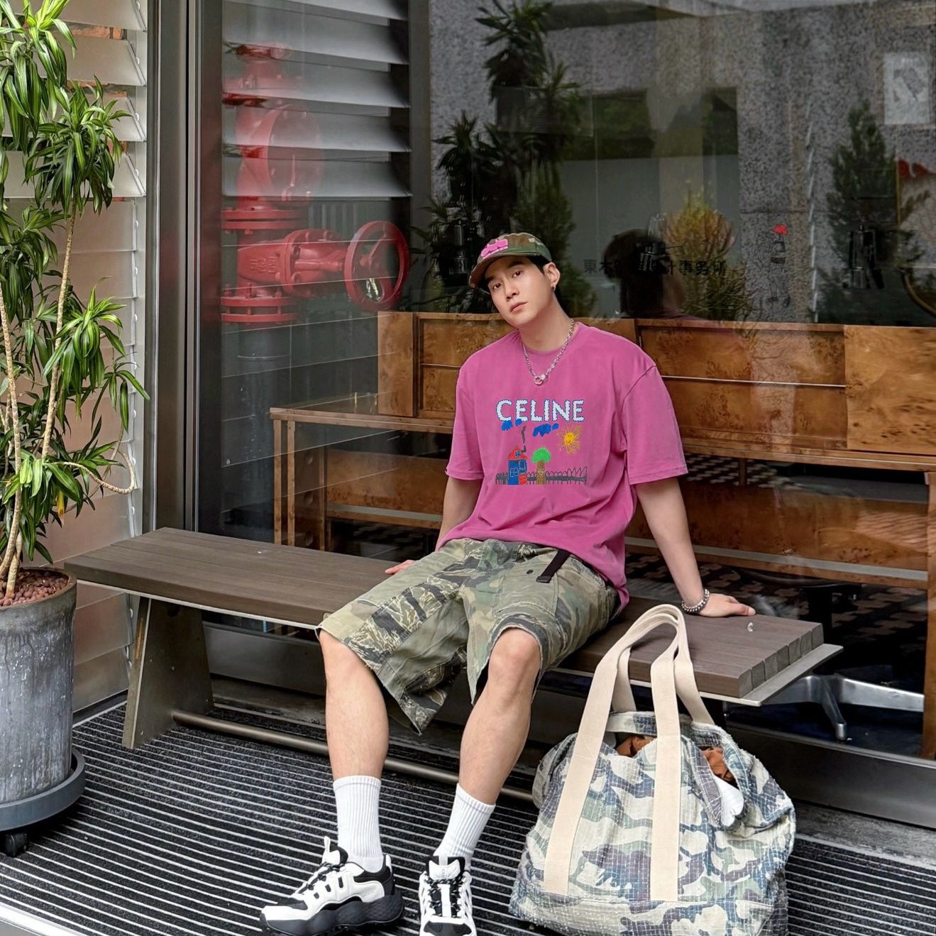 【Celine旗艦店】（セリーヌ）クラシックでスタイリッシュな半袖スウェットシャツ00102