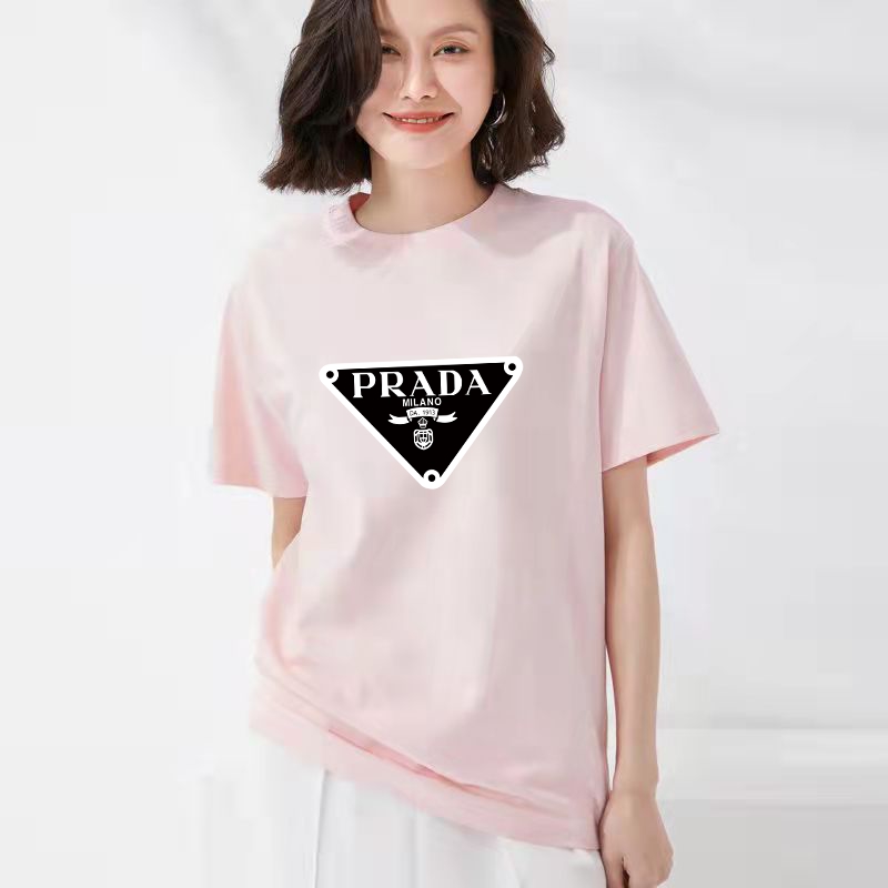 【Prada旗艦店】（プラダ）クラシックでスタイリッシュな半袖スウェットシャツ01441