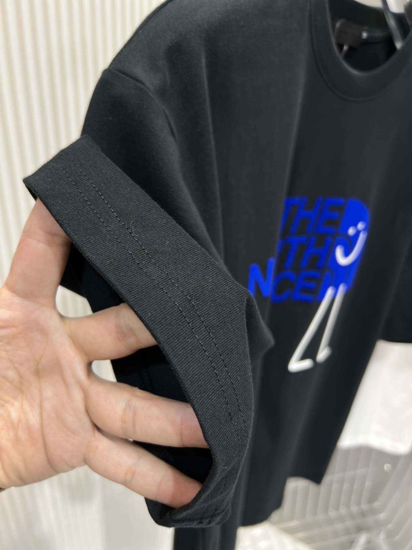 【The North Face旗艦店】（ザ・ノース・フェイス）クラシックでスタイリッシュな半袖スウェットシャツ00572