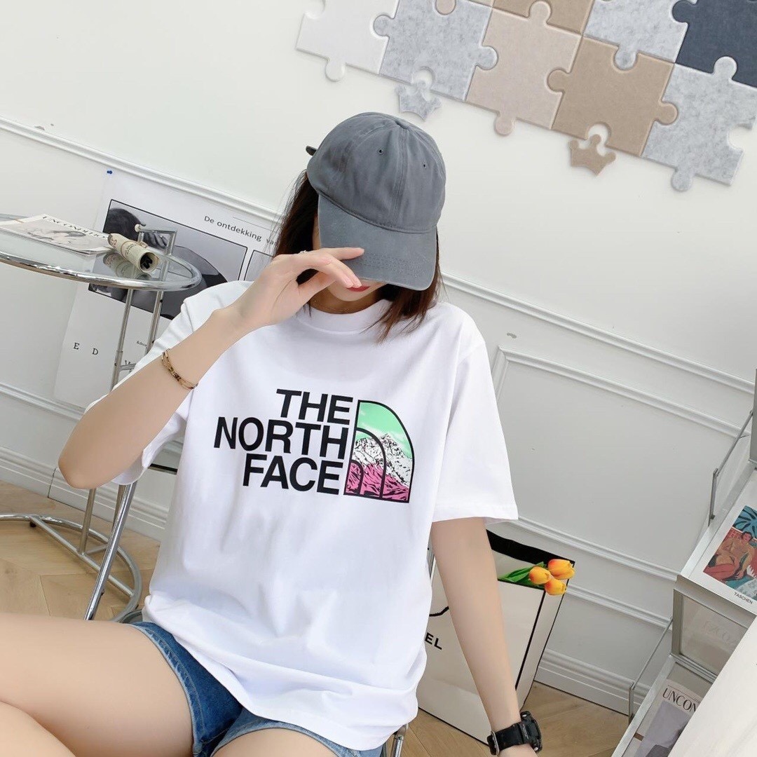 【The North Face旗艦店】（ザ・ノース・フェイス）クラシックでスタイリッシュな半袖スウェットシャツ01335
