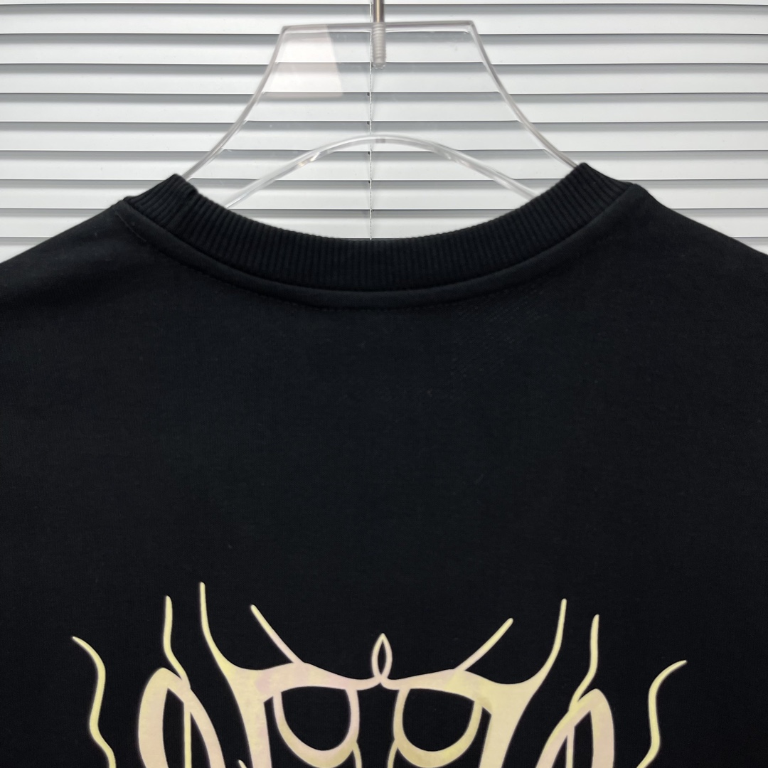 【BALENCIAGA旗艦店】（バレンシアガ）クラシックでスタイリッシュな長袖スウェットシャツ01917