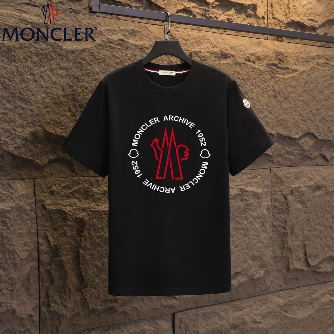 【MONCLER旗艦店】（モンクレール）クラシックでスタイリッシュな半袖スウェットシャツ00127