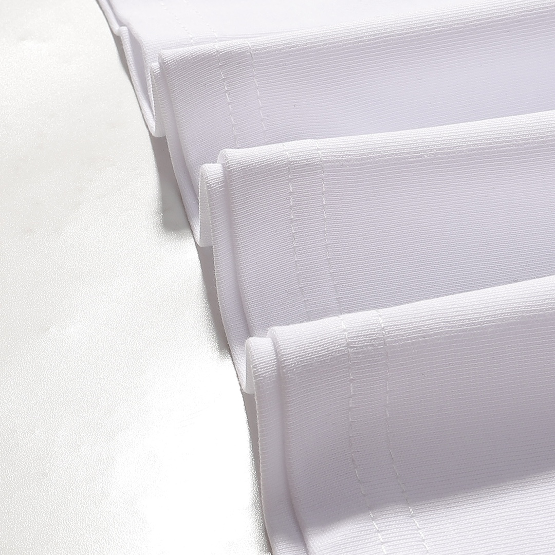 【MONCLER旗艦店】（モンクレール）クラシックでスタイリッシュな長袖スウェットシャツ00963