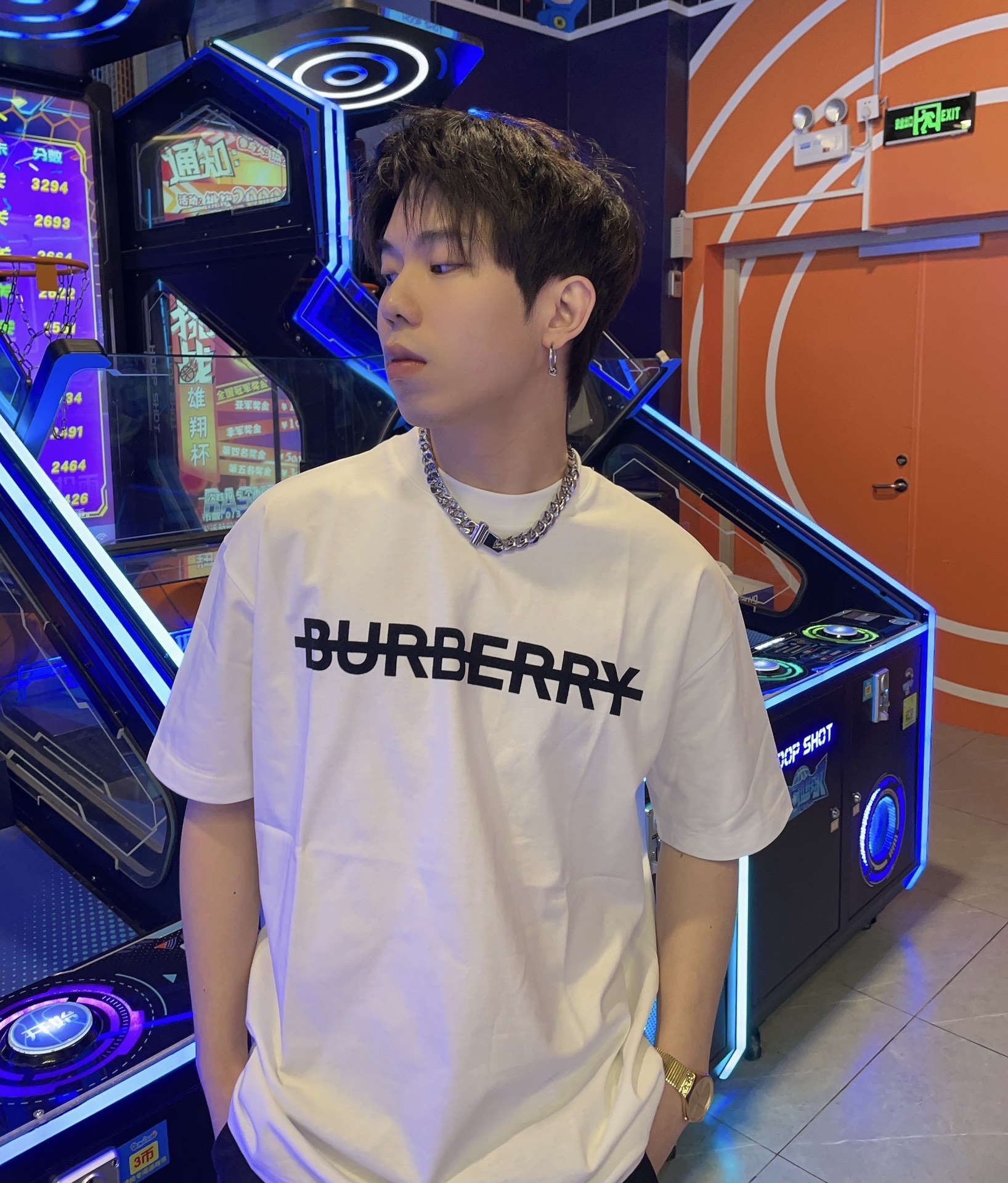 【BURBERRY旗艦店】（バーバリー）クラシックでスタイリッシュな半袖スウェットシャツ00569