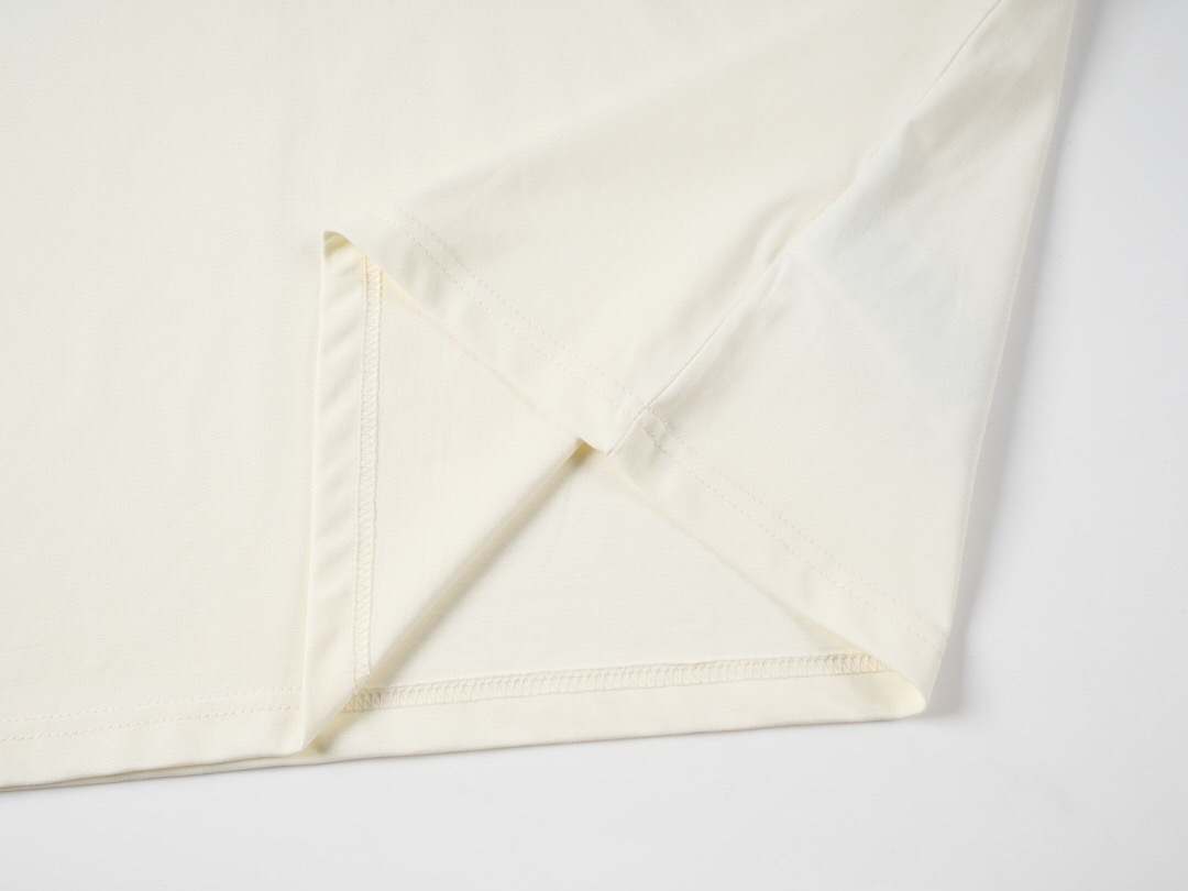 【GUCCI旗艦店】（グッチ）クラシックでスタイリッシュな半袖スウェットシャツ00462