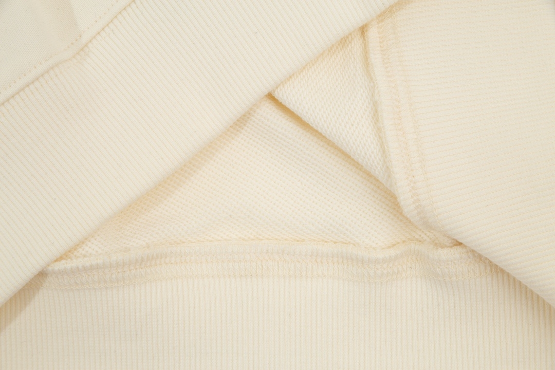 【GUCCI旗艦店】（グッチ）クラシックでスタイリッシュな長袖スウェットシャツ01209