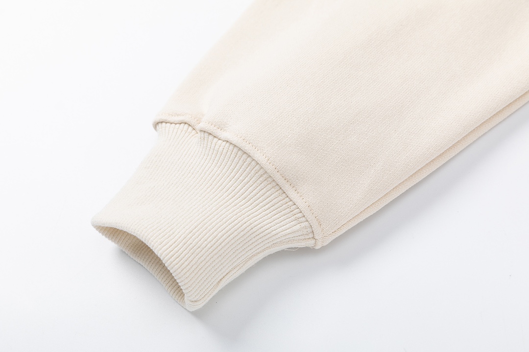 【GUCCI旗艦店】（グッチ）クラシックでスタイリッシュな長袖スウェットシャツ01210