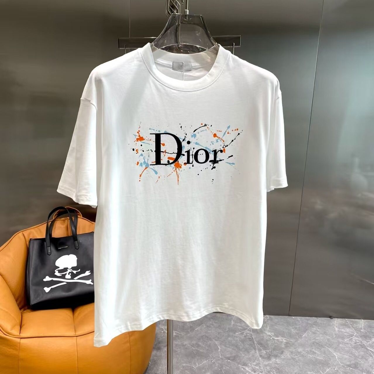 【DIOR旗艦店】（ディオール）クラシックでスタイリッシュな半袖スウェットシャツ00327