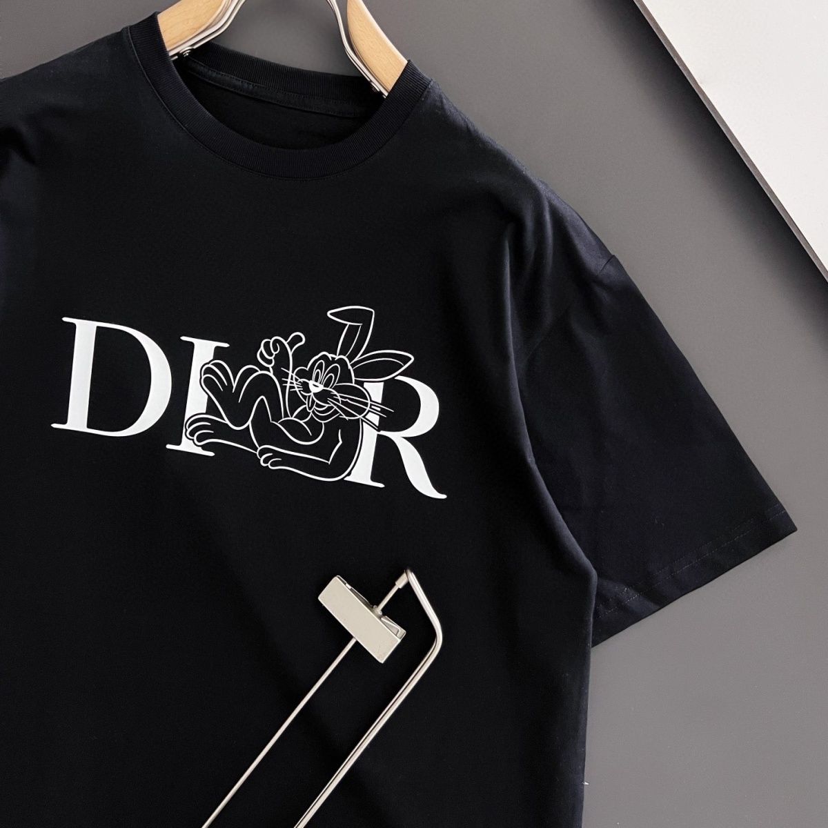 【DIOR旗艦店】（ディオール）クラシックでスタイリッシュな半袖スウェットシャツ00393