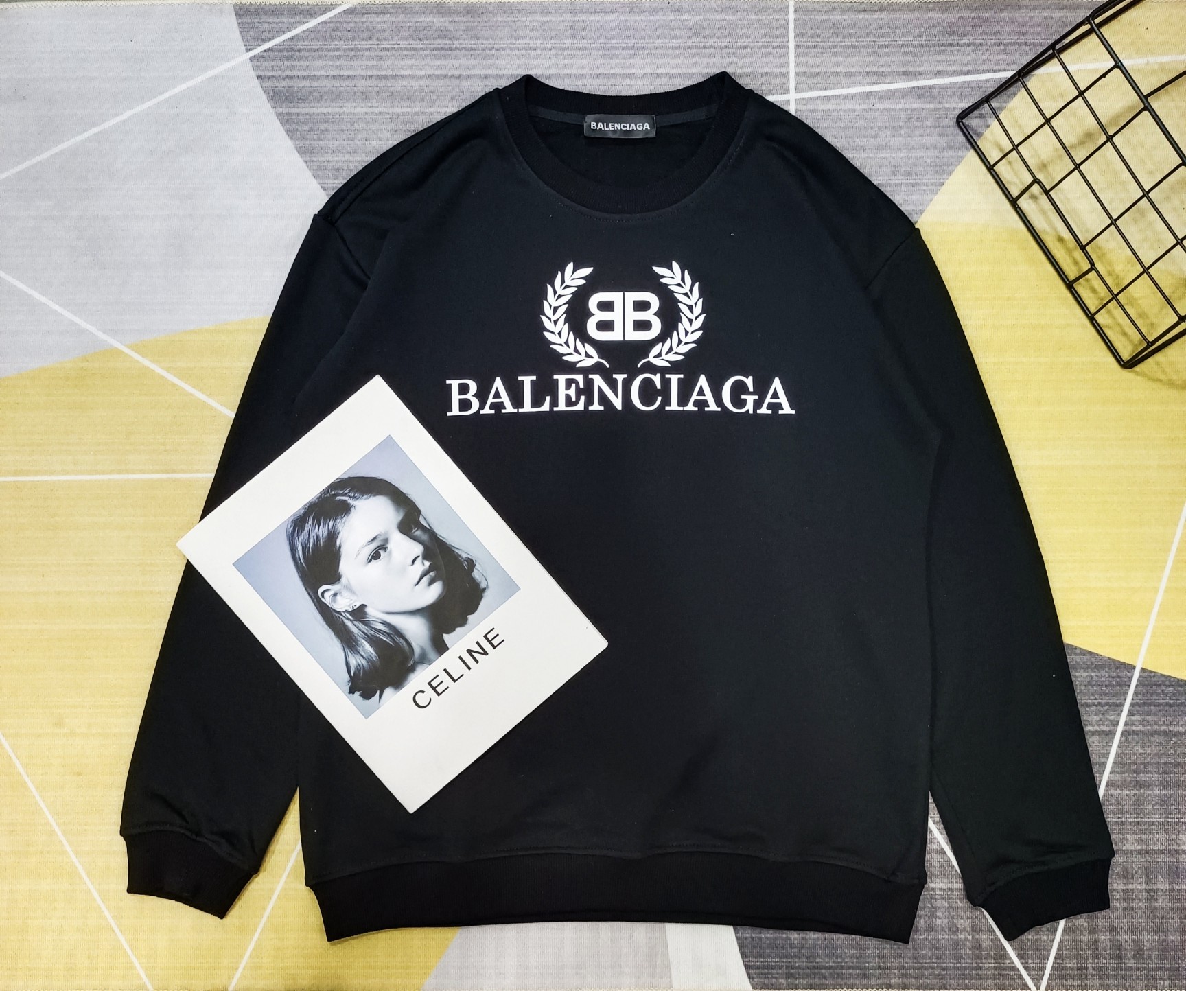 【BALENCIAGA旗艦店】（バレンシアガ）クラシックでスタイリッシュな長袖スウェットシャツ01678