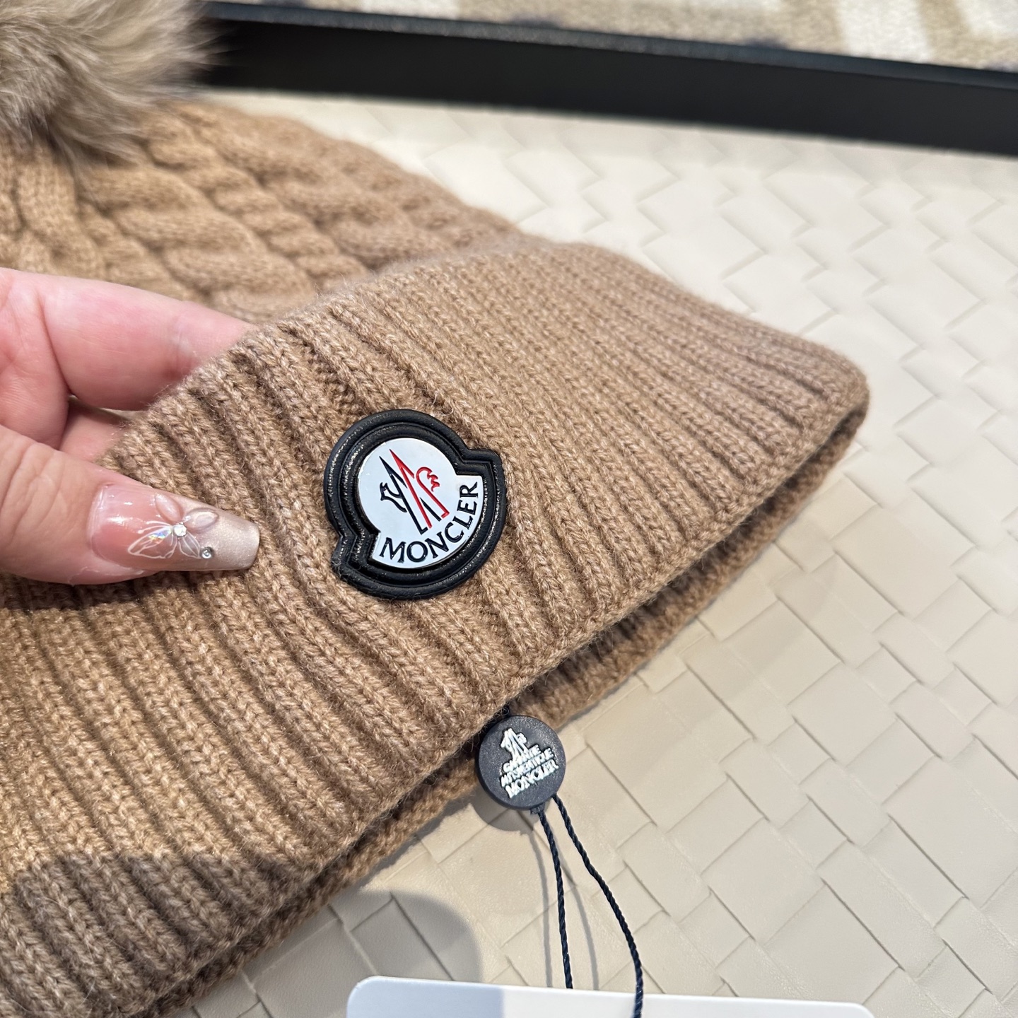 【MONCLER旗艦店】（モンクレール）時代を超えて人気のクラシックな帽子秋冬コレクション