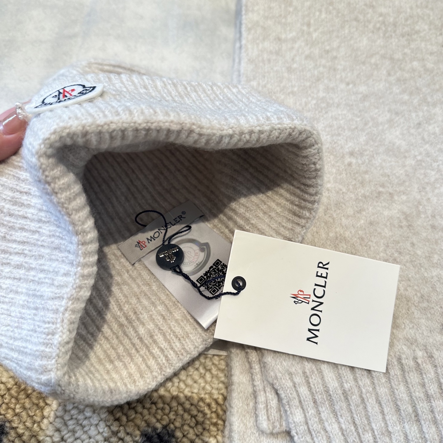 【MONCLER旗艦店】（モンクレール）時代を超えて人気のクラシックな帽子秋冬コレクション