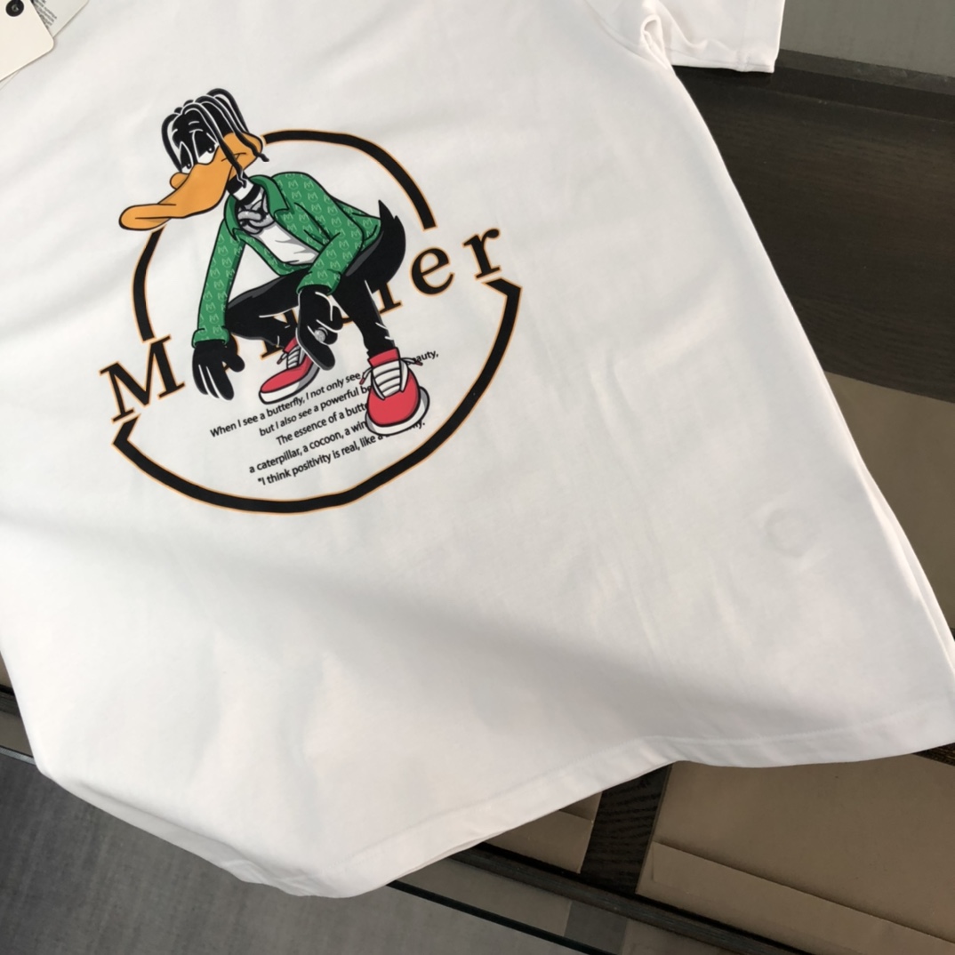 【MONCLER旗艦店】（モンクレール）クラシックでスタイリッシュな長袖スウェットシャツ00921