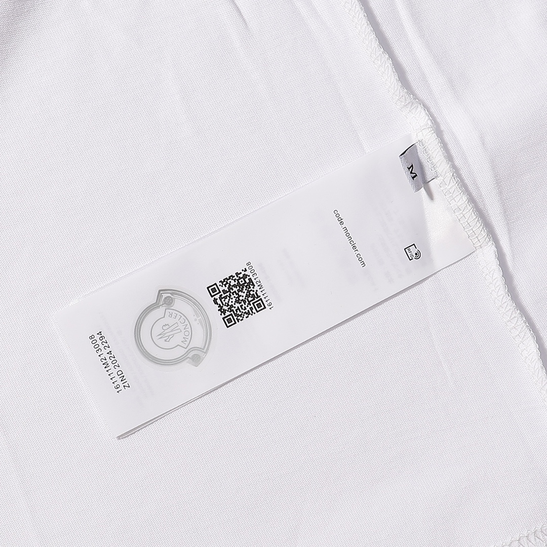 【MONCLER旗艦店】（モンクレール）クラシックでスタイリッシュな長袖スウェットシャツ00963