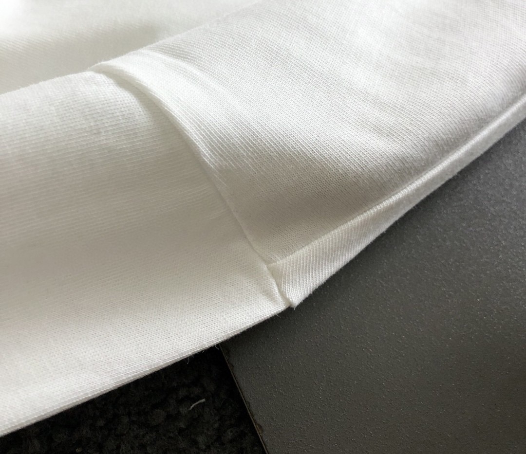 【BURBERRY旗艦店】（バーバリー）クラシックでスタイリッシュな半袖スウェットシャツ00567