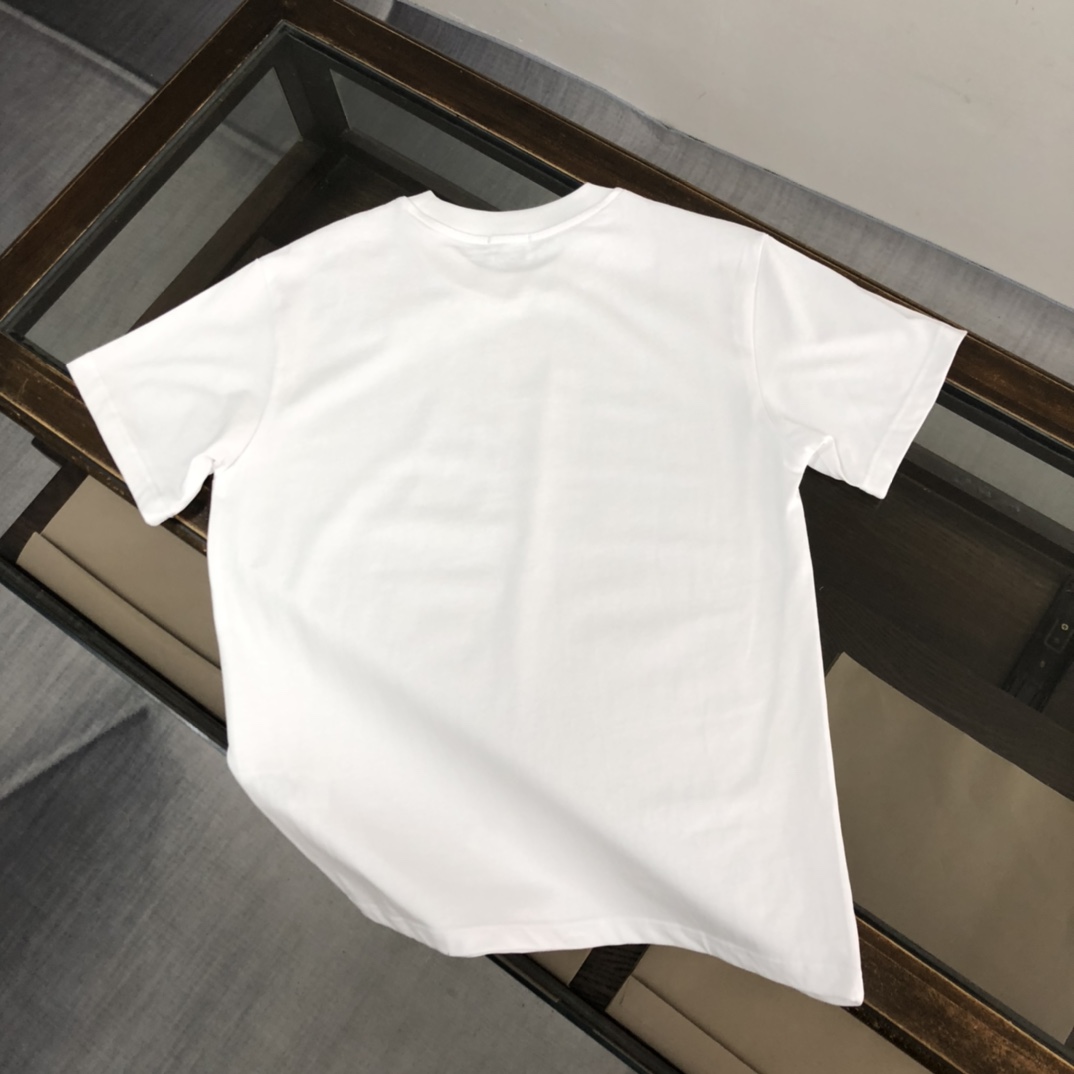 【BURBERRY旗艦店】（バーバリー）クラシックでスタイリッシュな半袖スウェットシャツ01276