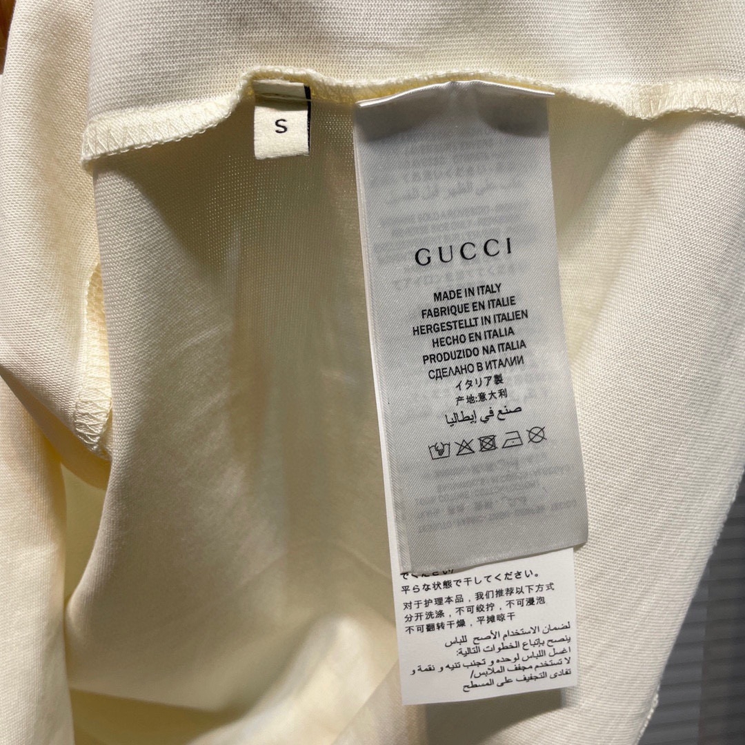 【GUCCI旗艦店】（グッチ）クラシックでスタイリッシュな半袖スウェットシャツ00253