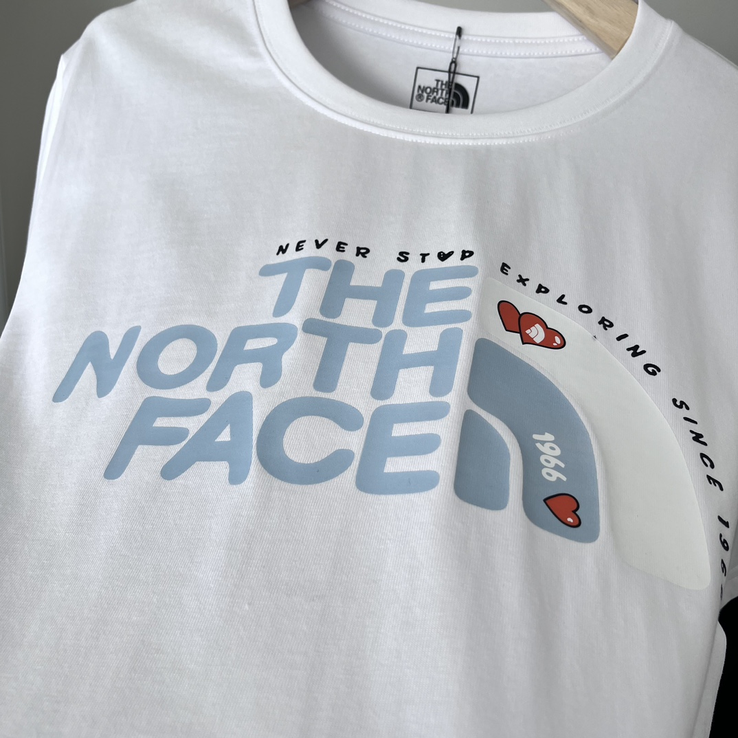 【The North Face旗艦店】（ザ・ノース・フェイス）クラシックでスタイリッシュな半袖スウェットシャツ01357