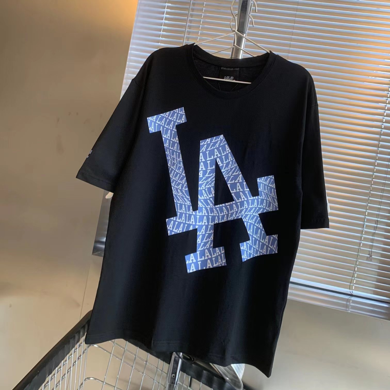 【MLB旗艦店】（エムエルビー）クラシックでスタイリッシュな半袖スウェットシャツ00664