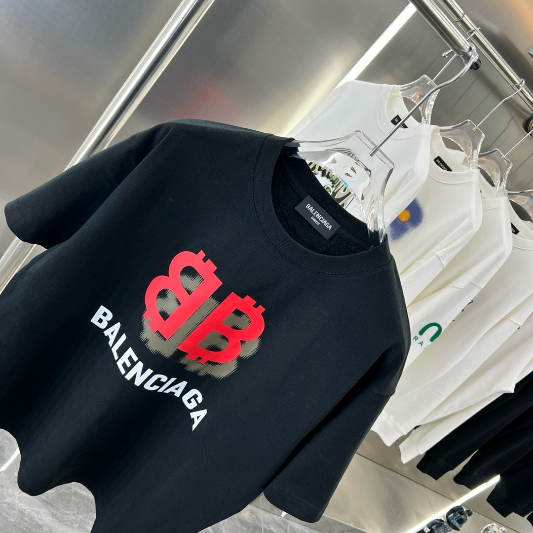 【BALENCIAGA旗艦店】（バレンシアガ）クラシックでスタイリッシュな半袖スウェットシャツ00300