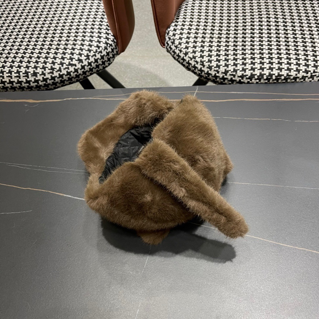 【MONCLER旗艦店】（モンクレール）時代を超えて人気のクラシックな帽子秋冬コレクション