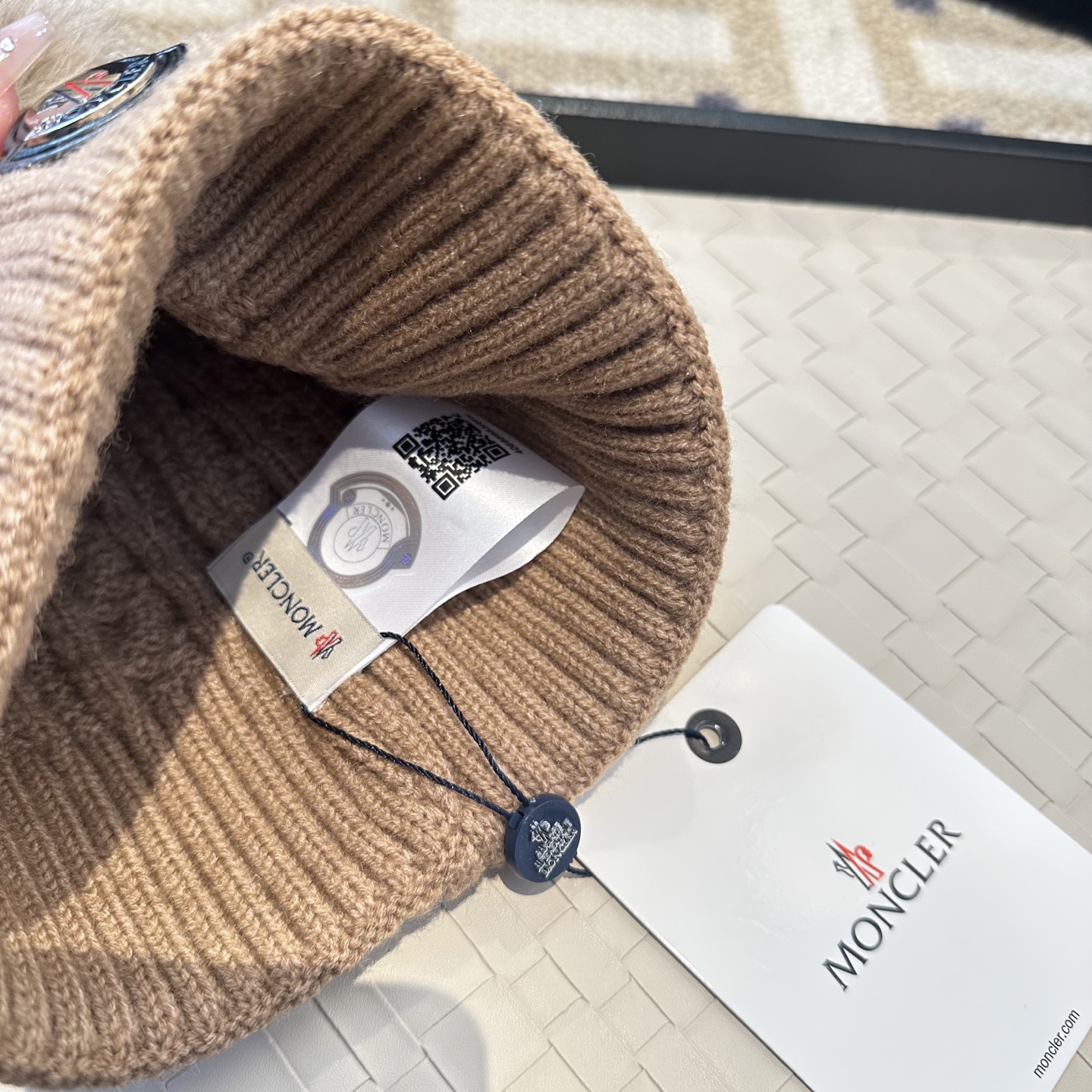 【MONCLER旗艦店】（モンクレール）時代を超えて人気のクラシックな帽子秋冬コレクション