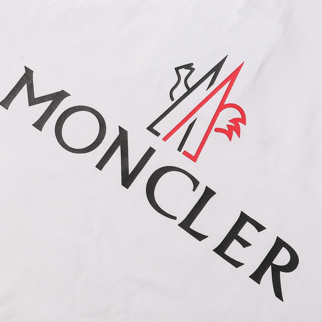 【MONCLER旗艦店】（モンクレール）クラシックでスタイリッシュな長袖スウェットシャツ00963