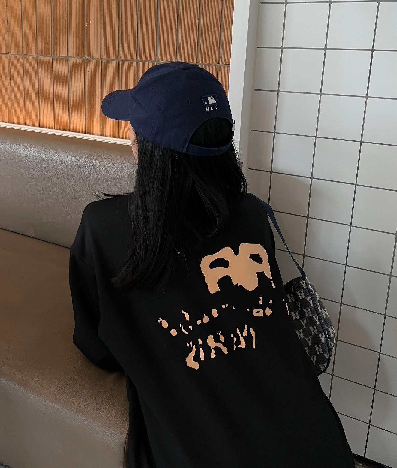 【BALENCIAGA旗艦店】（バレンシアガ）クラシックでスタイリッシュな長袖スウェットシャツ01068