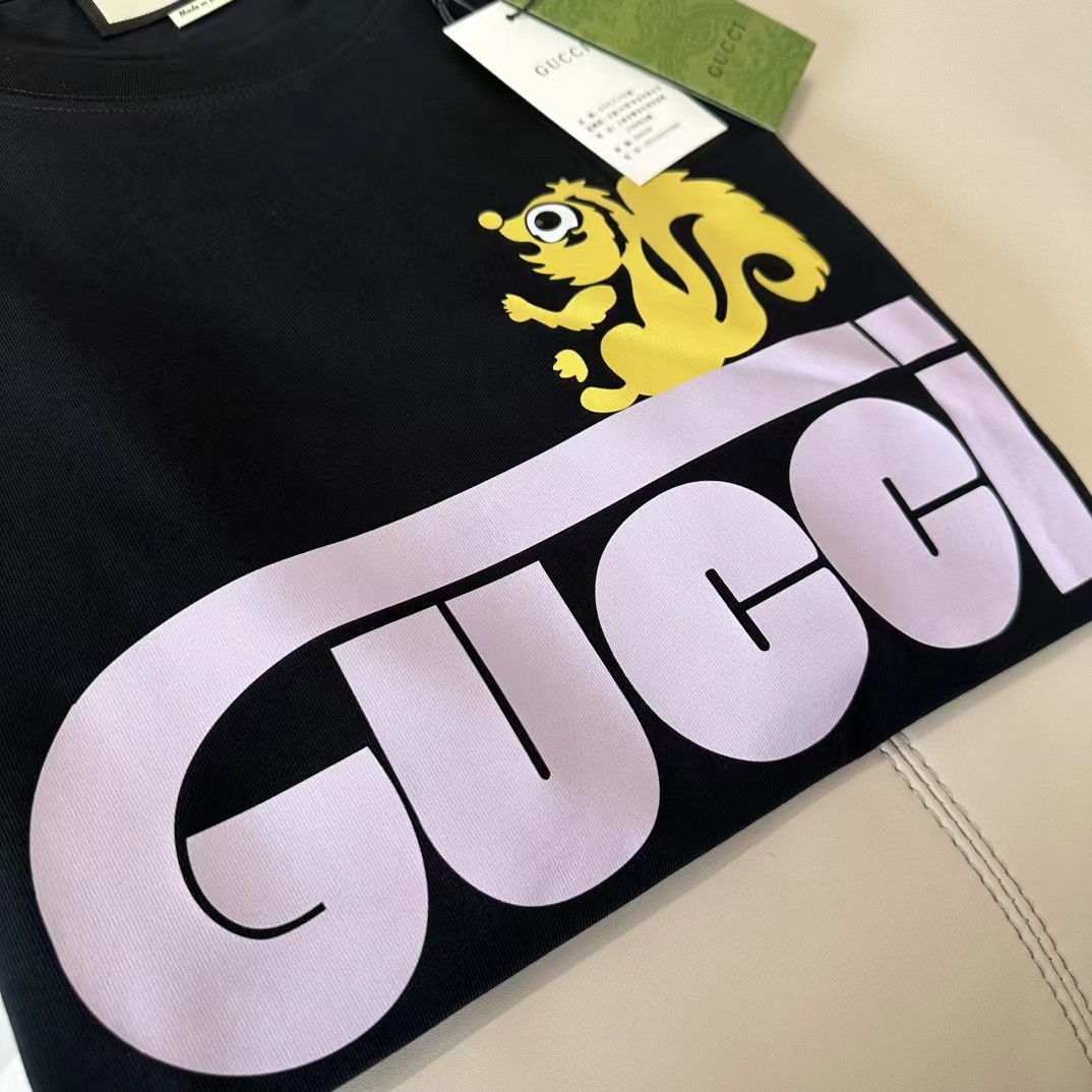 【GUCCI旗艦店】（グッチ）クラシックでスタイリッシュな半袖スウェットシャツ01163