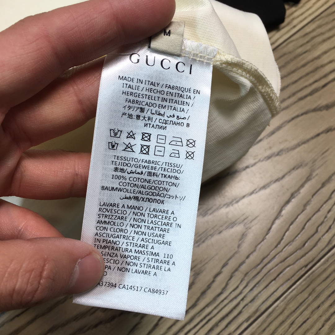 【GUCCI旗艦店】（グッチ）クラシックでスタイリッシュな半袖スウェットシャツ01399