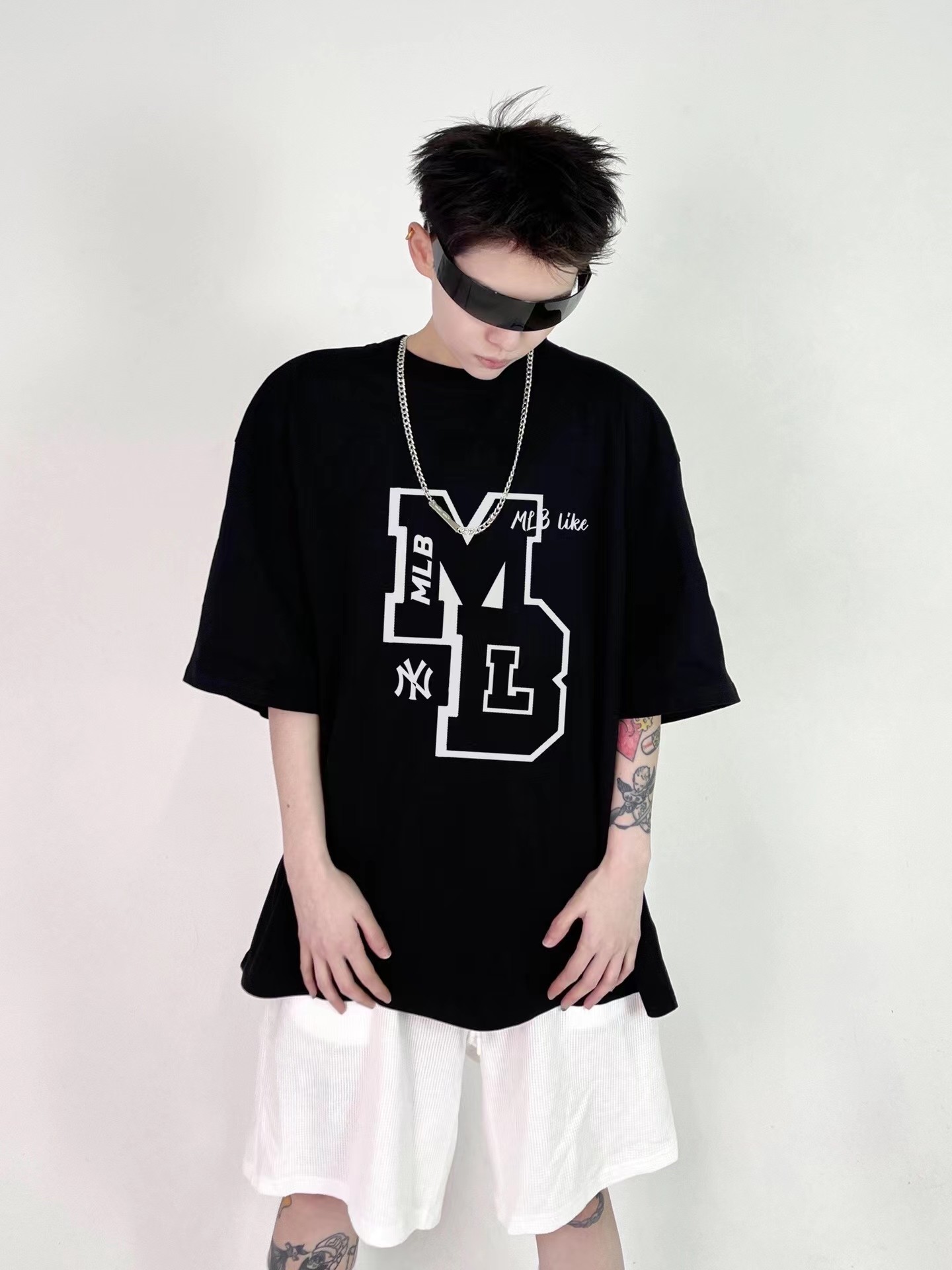 【MLB旗艦店】（エムエルビー）クラシックでスタイリッシュな半袖スウェットシャツ00666