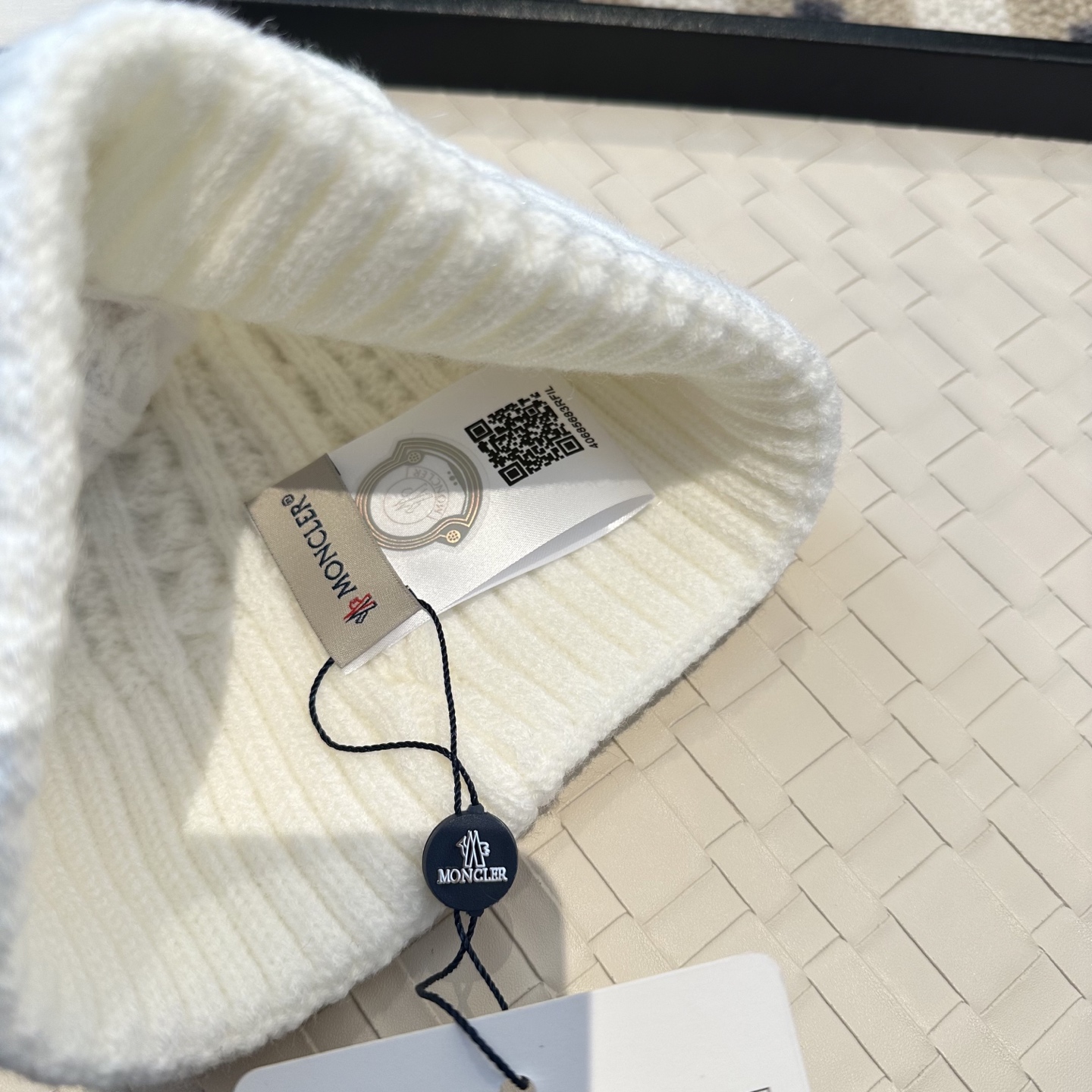 【MONCLER旗艦店】（モンクレール）時代を超えて人気のクラシックな帽子秋冬コレクション