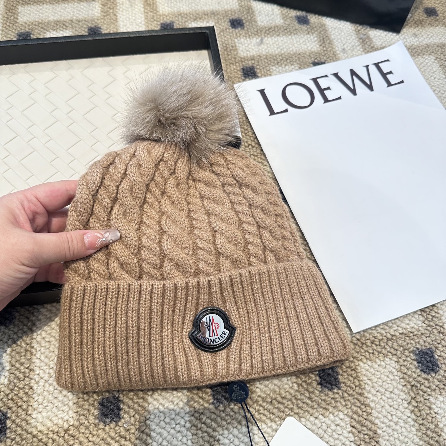 【MONCLER旗艦店】（モンクレール）時代を超えて人気のクラシックな帽子秋冬コレクション