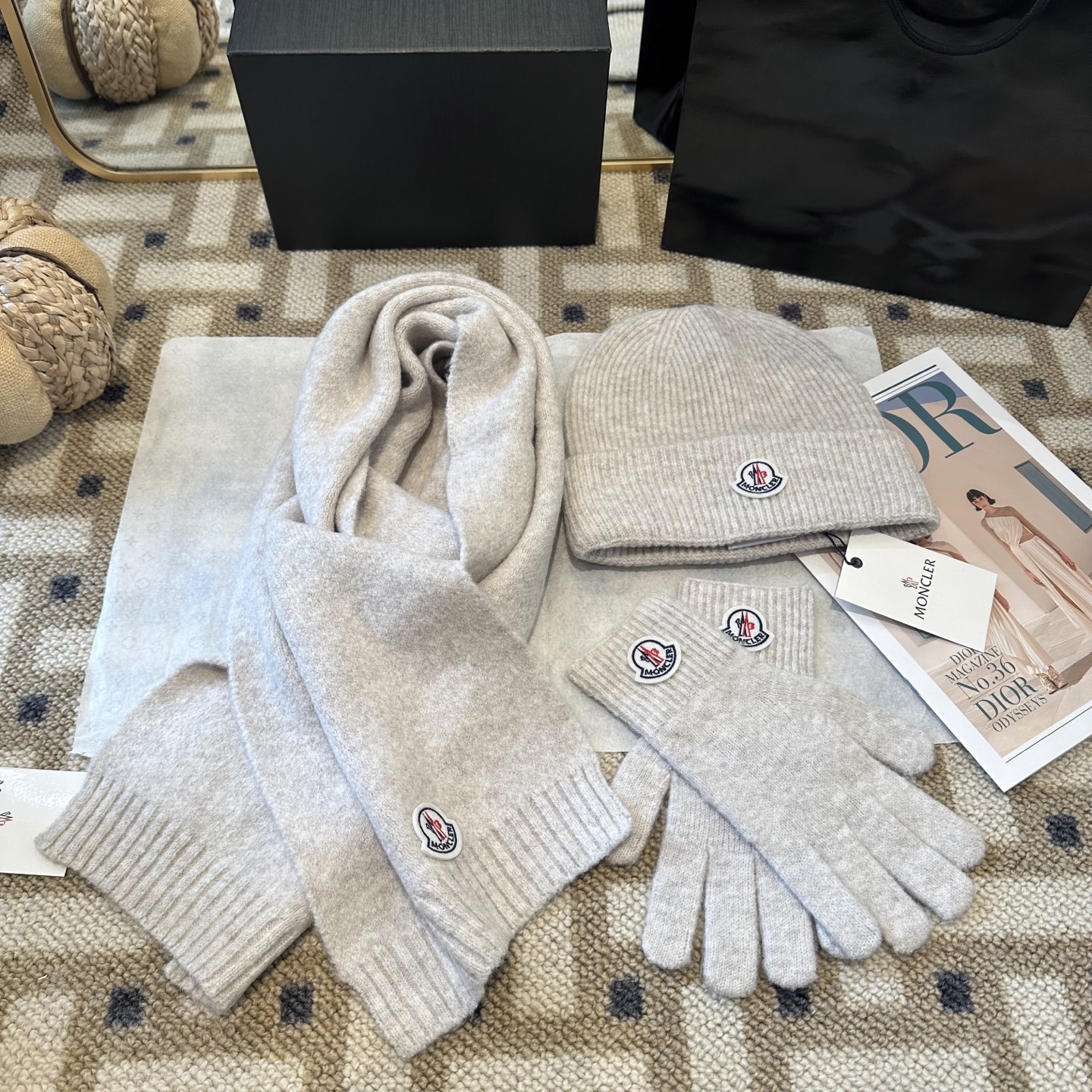 【MONCLER旗艦店】（モンクレール）時代を超えて人気のクラシックな帽子秋冬コレクション