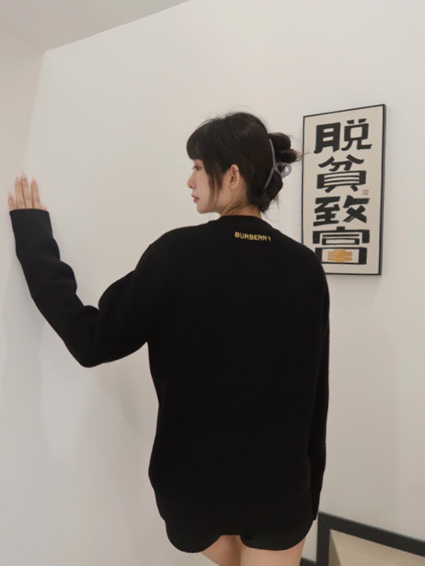 【BURBERRY旗艦店】（バーバリー）クラシックでスタイリッシュな長袖スウェットシャツ00131