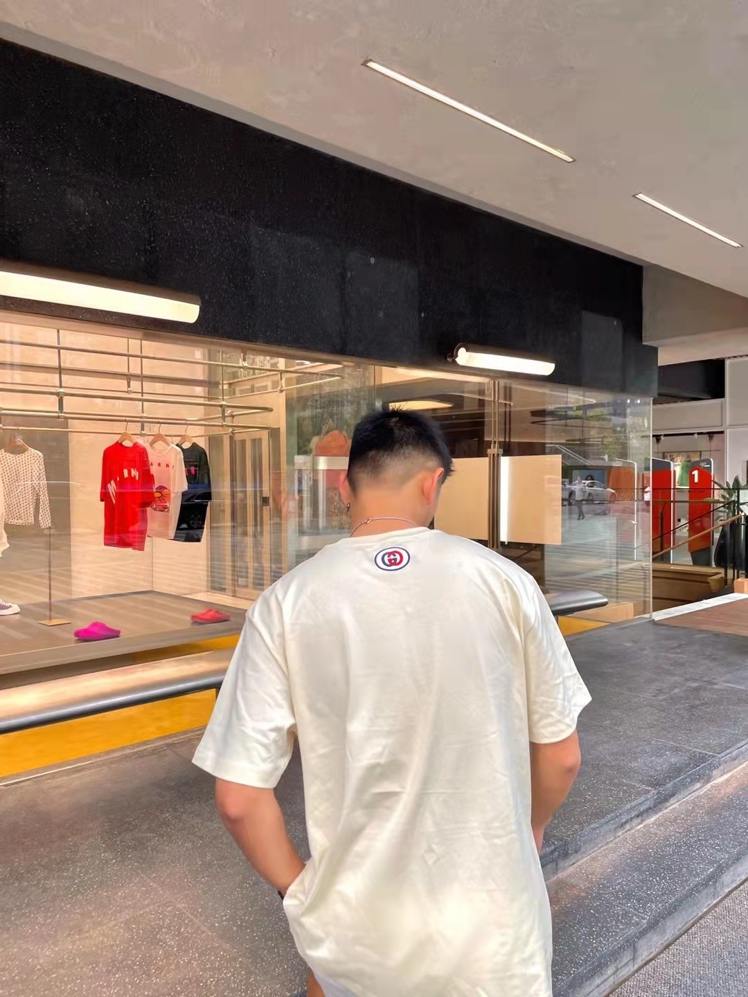 【GUCCI旗艦店】（グッチ）クラシックでスタイリッシュな半袖スウェットシャツ00316