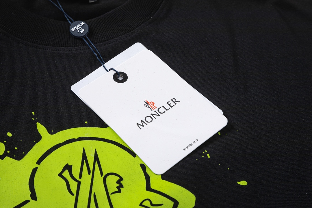 【MONCLER旗艦店】（モンクレール）クラシックでスタイリッシュな半袖スウェットシャツ17