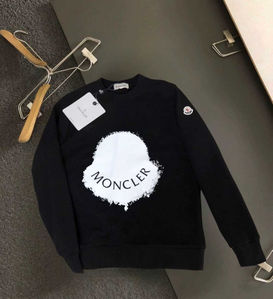 【MONCLER旗艦店】（モンクレール）クラシックでスタイリッシュな長袖スウェットシャツ00233