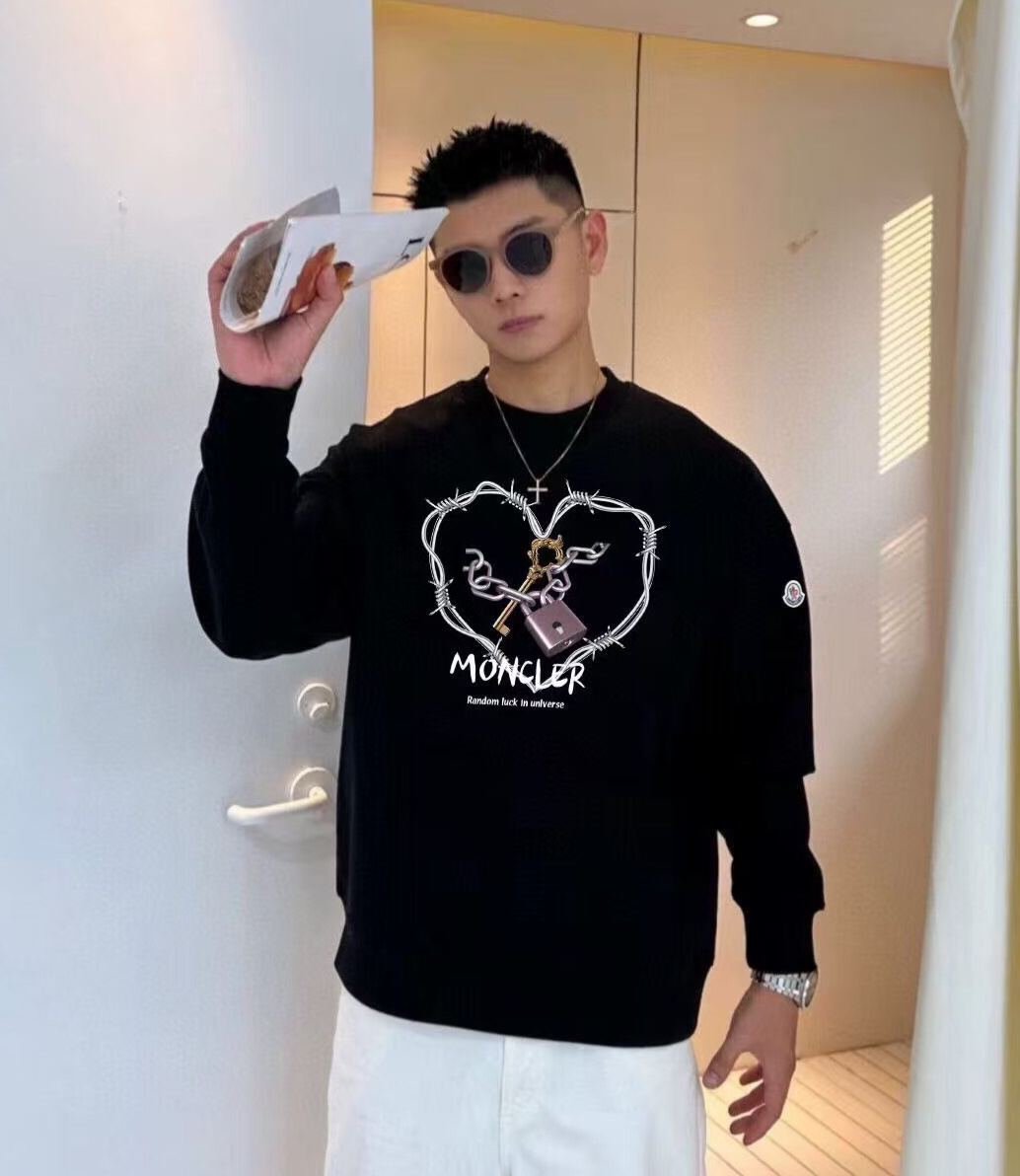 【MONCLER旗艦店】（モンクレール）クラシックでスタイリッシュな半袖スウェットシャツ00472