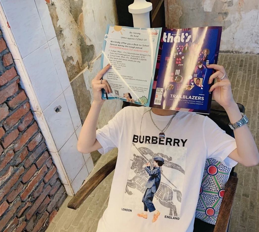 【BURBERRY旗艦店】（バーバリー）クラシックでスタイリッシュな半袖スウェットシャツ00256