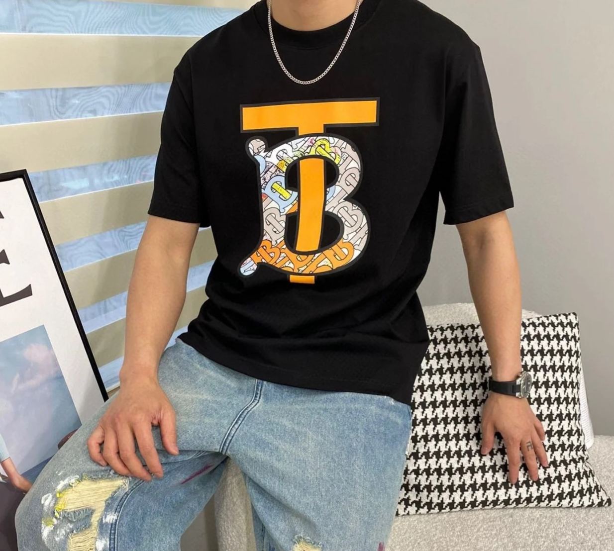 【BURBERRY旗艦店】（バーバリー）クラシックでスタイリッシュな半袖スウェットシャツ01752