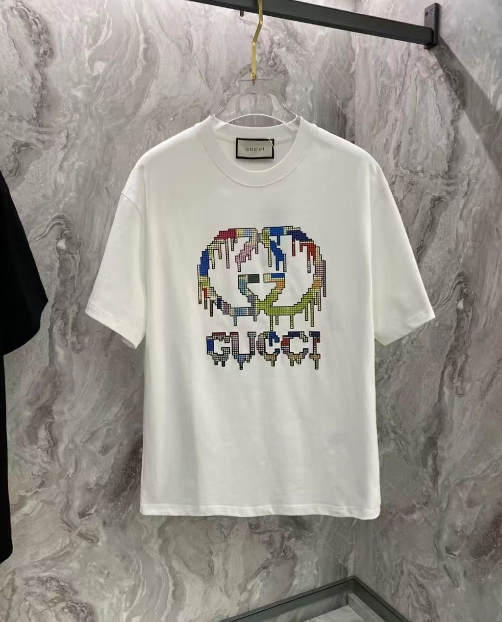 【GUCCI旗艦店】（グッチ）クラシックでスタイリッシュな半袖スウェットシャツ00214