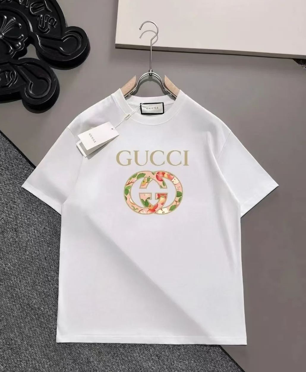 【GUCCI旗艦店】（グッチ）クラシックでスタイリッシュな半袖スウェットシャツ00270