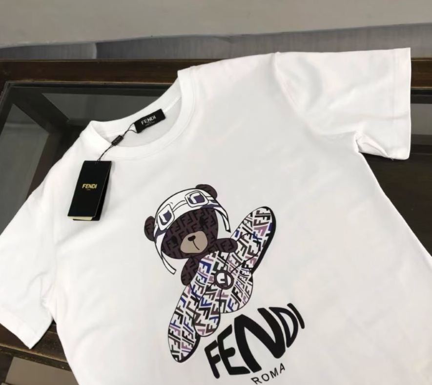 【Fendi旗艦店】（フェンディ）クラシックでスタイリッシュな半袖スウェットシャツ00377