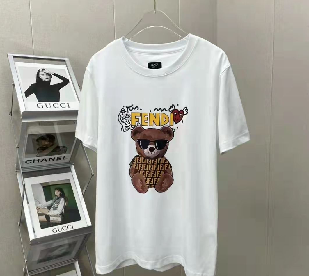 【Fendi旗艦店】（フェンディ）クラシックでスタイリッシュな半袖スウェットシャツ01370