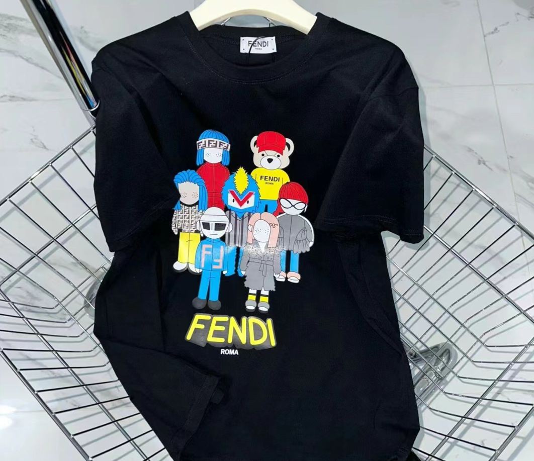 【Fendi旗艦店】（フェンディ）クラシックでスタイリッシュな半袖スウェットシャツ01606