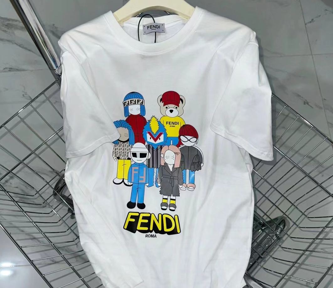 【Fendi旗艦店】（フェンディ）クラシックでスタイリッシュな半袖スウェットシャツ01606