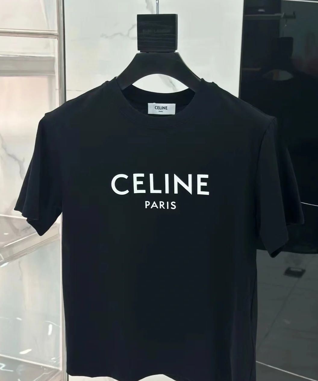 【Celine旗艦店】（セリーヌ）クラシックでスタイリッシュな半袖スウェットシャツ01701