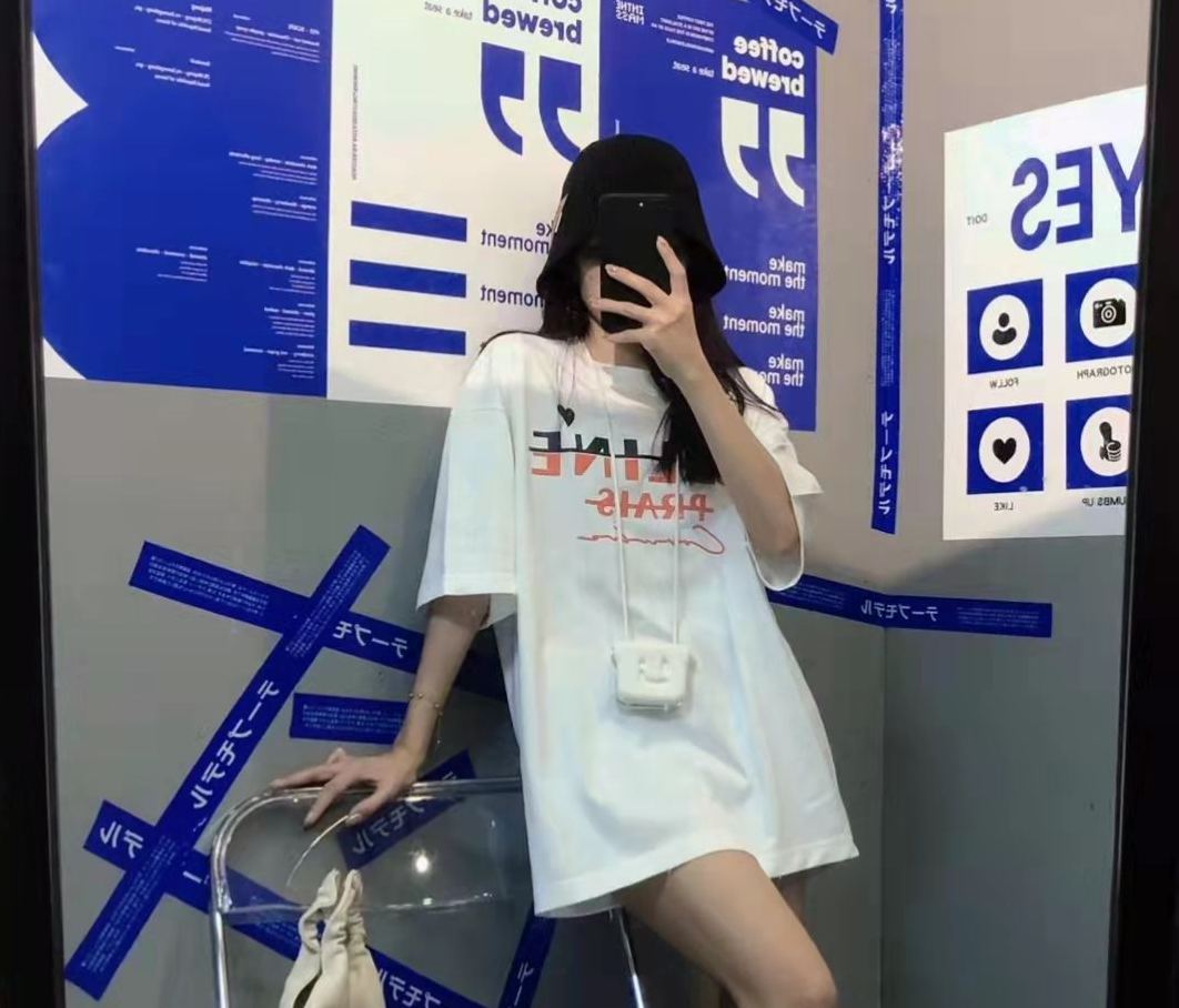 【Celine旗艦店】（セリーヌ）クラシックでスタイリッシュな半袖スウェットシャツ00551