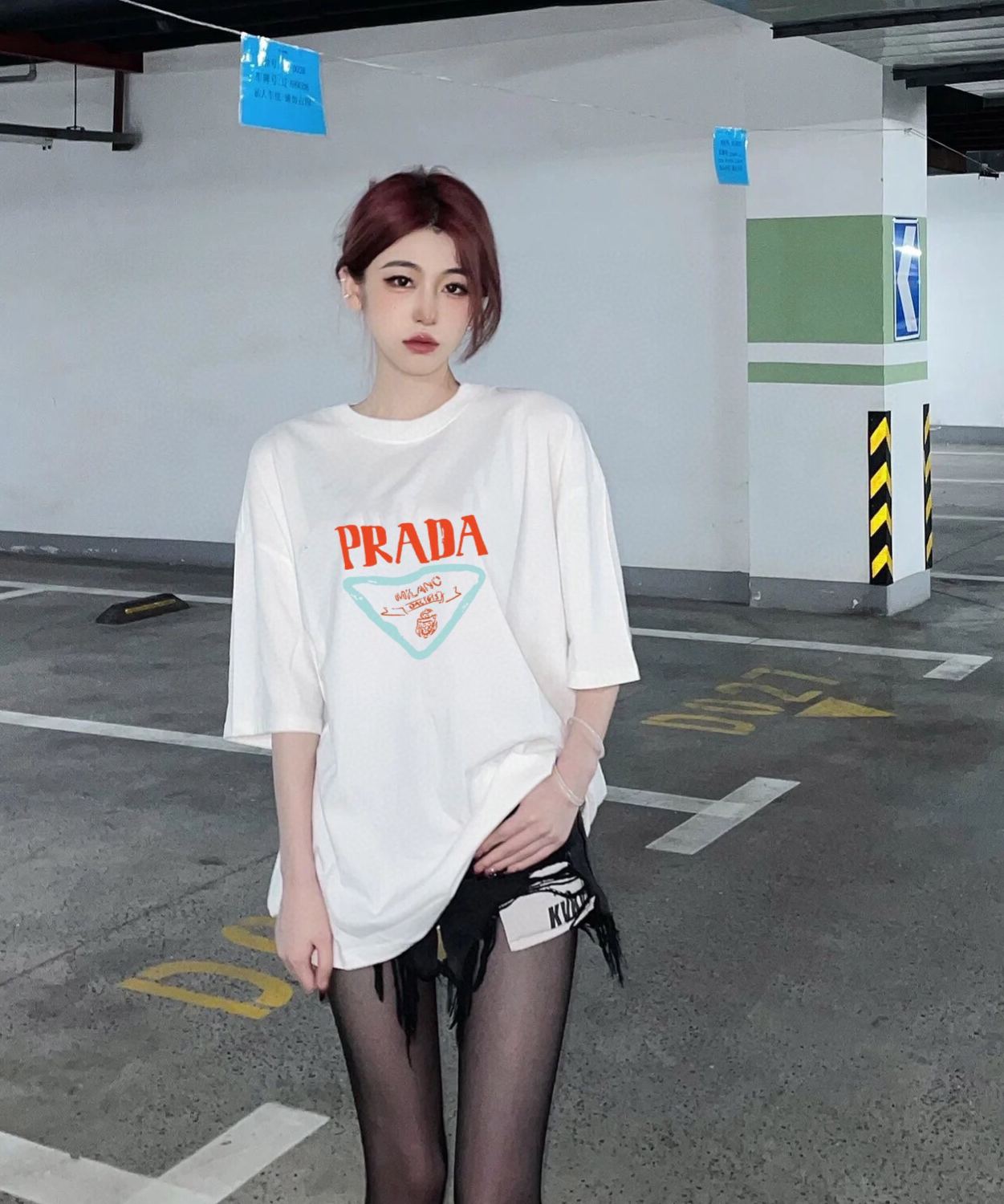 【Prada旗艦店】（プラダ）クラシックでスタイリッシュな半袖スウェットシャツ01881